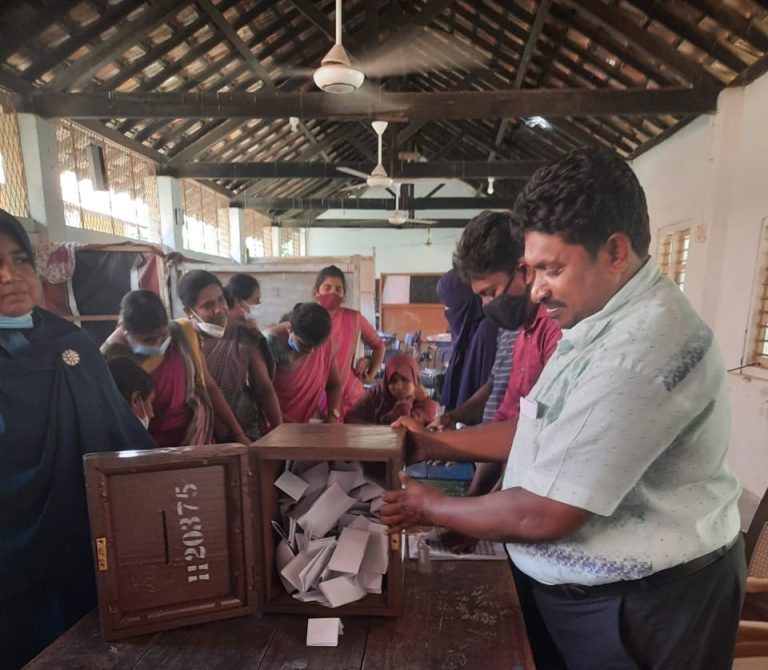 எருக்கலம்பிட்டி மகளிர் பாடசாலையில் மாணவர் பாராளுமன்ற தேர்தல்