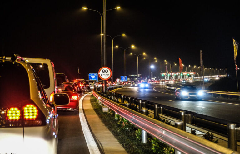 அதிவேக நெடுஞ்சாலைகள் படைத்த சாதனை!