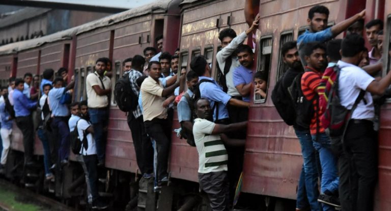 சீரற்ற காலநிலையால் 42 ரயில் சேவைகள் இரத்து!