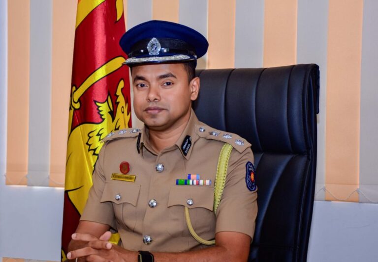 காவல்துறை 17 அதிகாரிகள் பணிநீக்கம்!