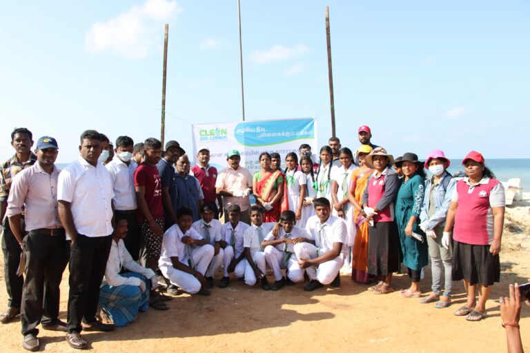 கிளிநொச்சியில் தூய இலங்கை வேலைத்திட்டம்!