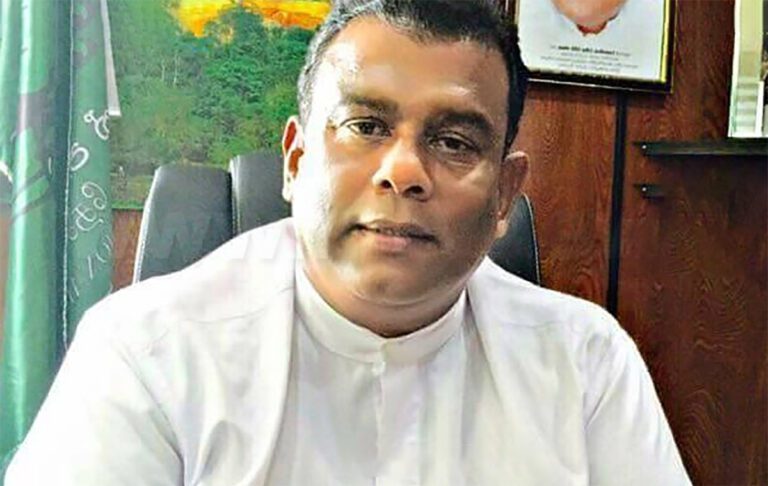 சிக்கினார் புத்தளம் மாவட்ட முன்னாள் எம்.பி!