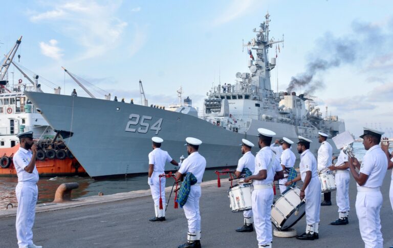 இலங்கை வந்த பாகிஸ்தான் போர் கப்பல்!