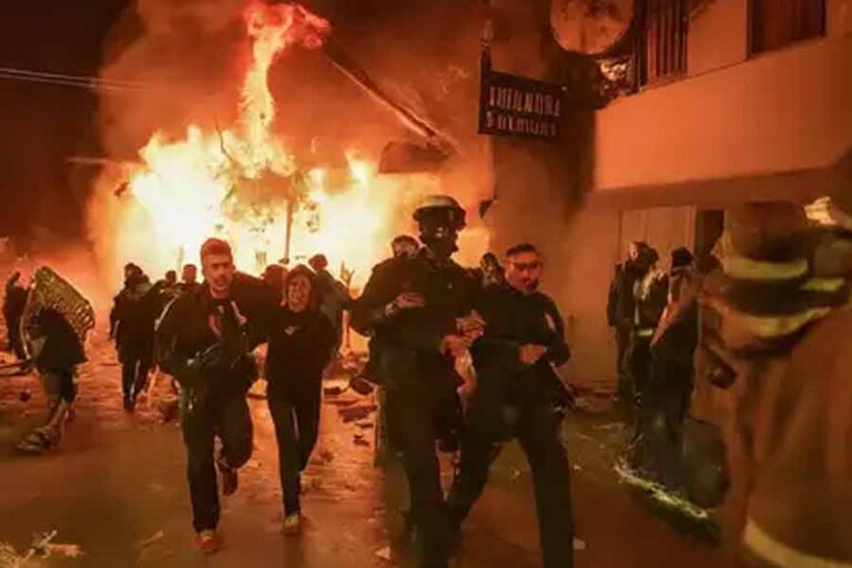 இரவு விடுதியில் கருகிய 51 உடல்கள்!