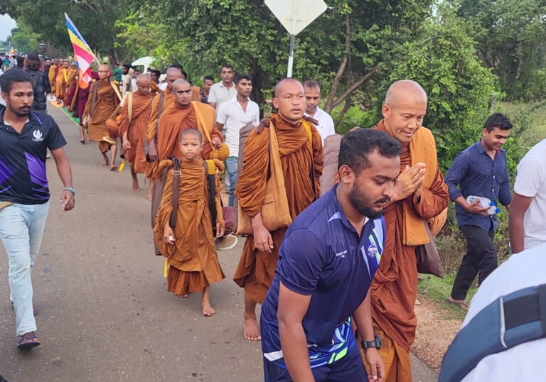 உலகின் சுதந்திரத்திற்கான பாத யாத்திரை!