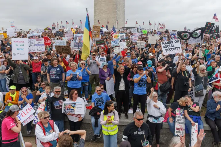 அமெரிக்காவில் பாரிய போராட்டம்!