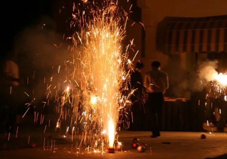 பல் வைத்தியரின் வாயில் வெடித்த பட்டாசு!