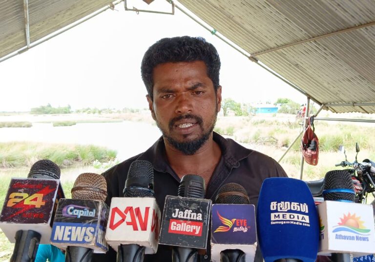 ஆனையிரவு உப்பளம் முன்பாக போராட்டம்!