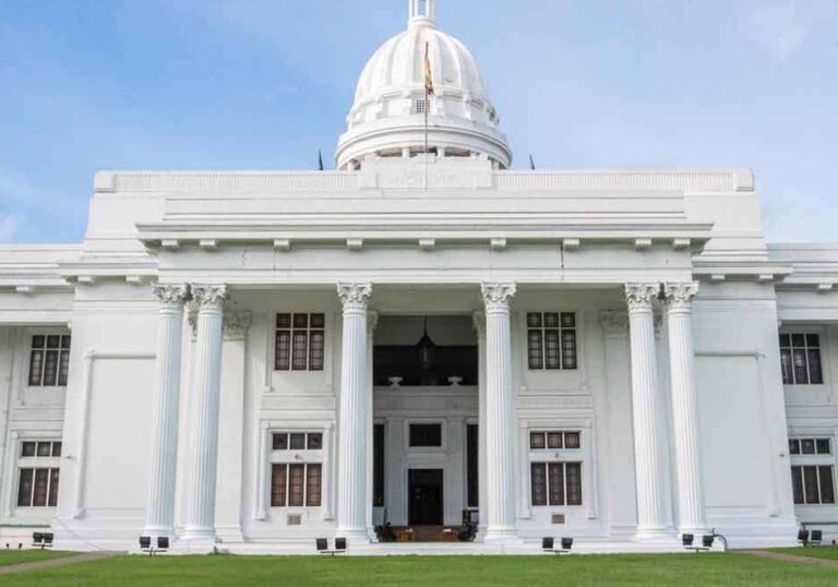 தடுமாறும் தலைநகரம்!