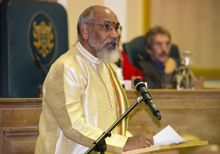 சி.வி.யின் கருத்தால் சூடான தென் இலங்கை!