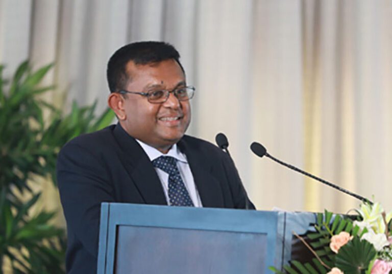 பதவி விலகிய அரசியலமைப்பு சபை செயலாளர்!