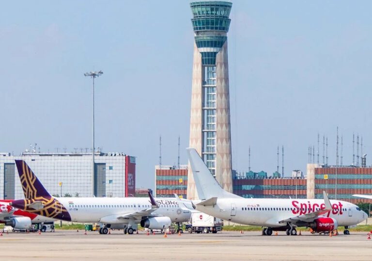 டில்லி விமான நிலையத்தில் 228 விமானங்கள் ரத்து!