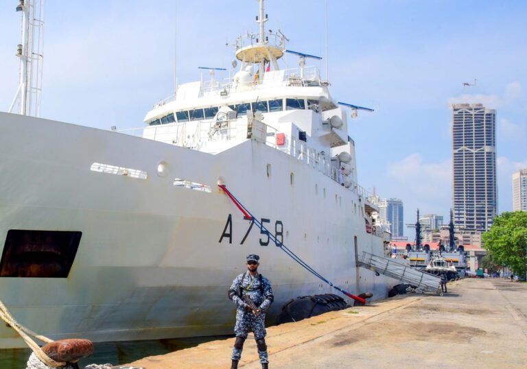 இலங்கை வந்த பிரான்ஸ் கடற்படைக் கப்பல்!