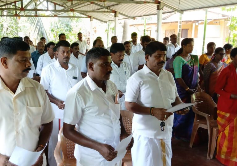 சத்தியப்பிரமாணம் செய்த பிரதேச சபை உறுப்பினர்கள்!