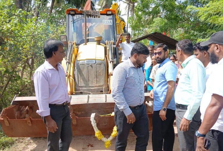70 வருடங்களாக திருத்தப்படாத வீதி!