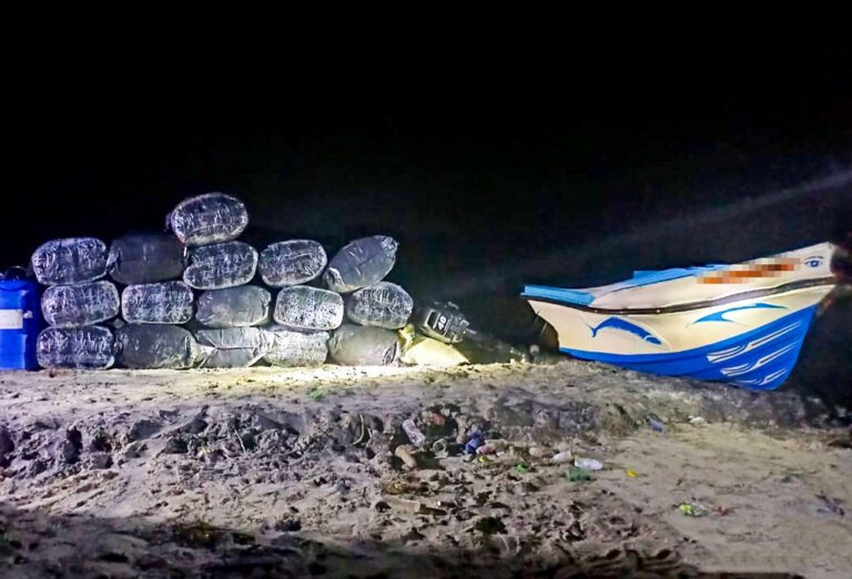 தலைமன்னாரில் சிக்கிய கடத்தல் பீடி இலைகள்!