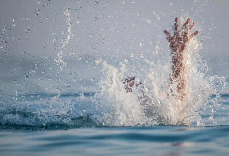 பொத்துவில் கடலில் மூழ்கிய இளைஞர்கள்!