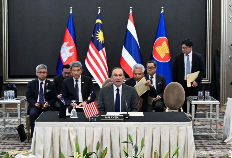 தாய்லாந்து, கம்போடியா இடையே முக்கிய பேச்சுவார்த்தை!