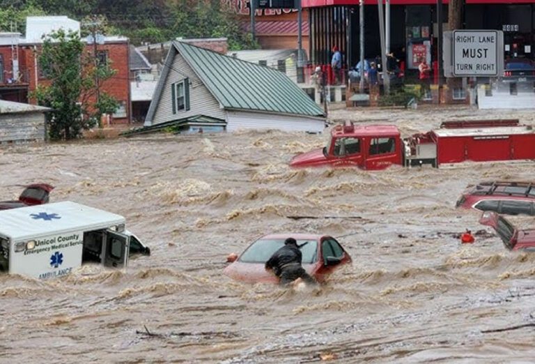 அமெரிக்க வெள்ளத்தில் இதுவரை 43 பேர் பலி!