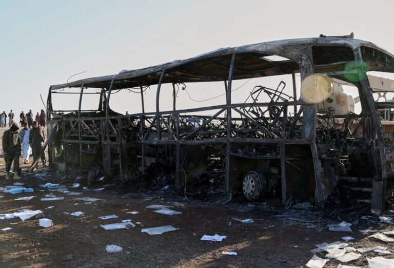 ஆப்கானிஸ்தான் பஸ் விபத்தில் 71 பேர் உயிரிழப்பு!