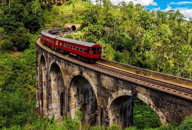 எல்ல 9ஆர்ச் மலைப்பகுதியில் தீ!