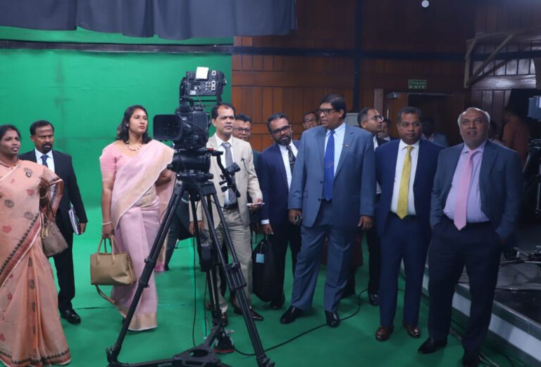 இந்தியா சென்ற குழுவில் இடம்பிடித்த ரவூப் ஹக்கீம்!