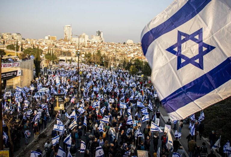 இஸ்ரேலில் வெடித்த மிகப் பயங்கர போராட்டம்!