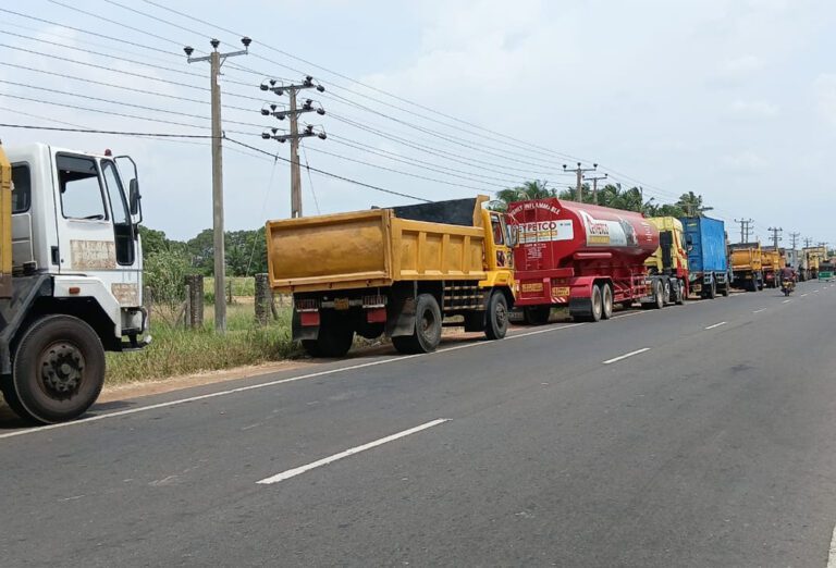 பாடசாலை நாட்களில் கனரக வாகனம் செலுத்த தடை!