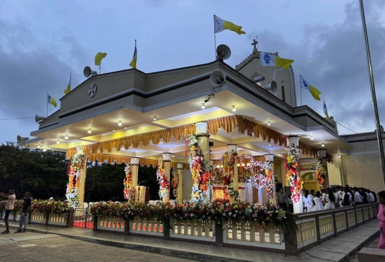 களைகட்டிய தலவில 263 வது ஆண்டு திருவிழா!