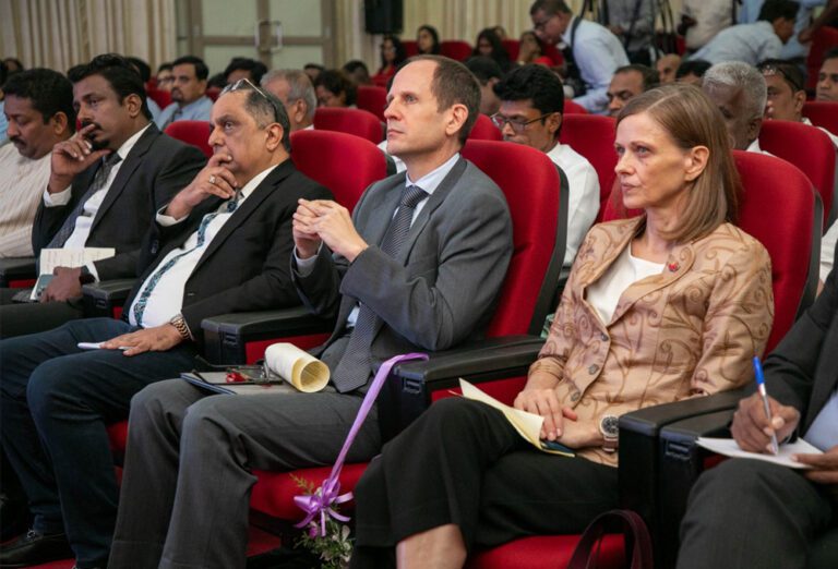 இளைஞர்களுக்கு அரசியல் அகாடமி!