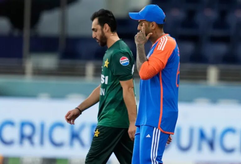 கைகுலுக்குவார்களா இந்திய, பாகிஸ்தான் அணி வீரர்கள்!