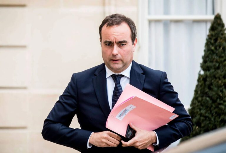 பிரான்ஸ் நாட்டின் புதிய பிரதமராக செபஸ்டியன் லெகுர்னு!