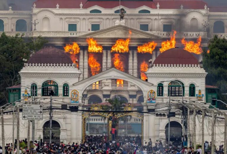 நேபாள முன்னாள் பிரதமரின் மனைவி எரித்துக்கொலை!