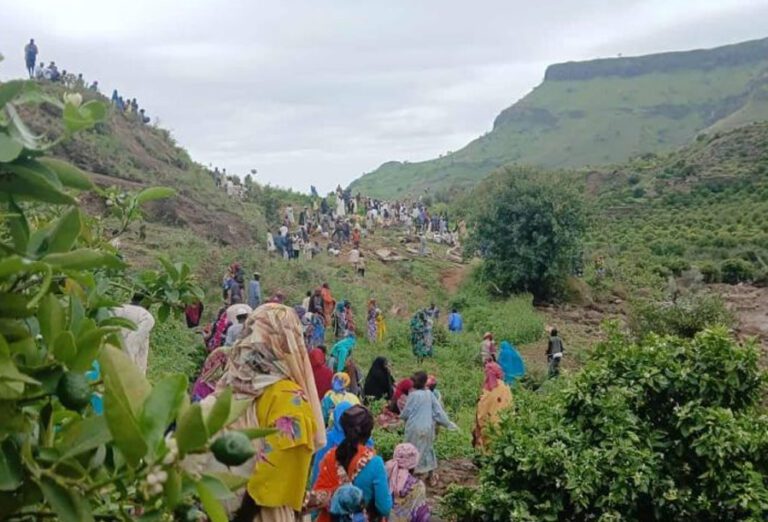 நிலச்சரிவில் ஒரு கிராமமே அழிந்தது
