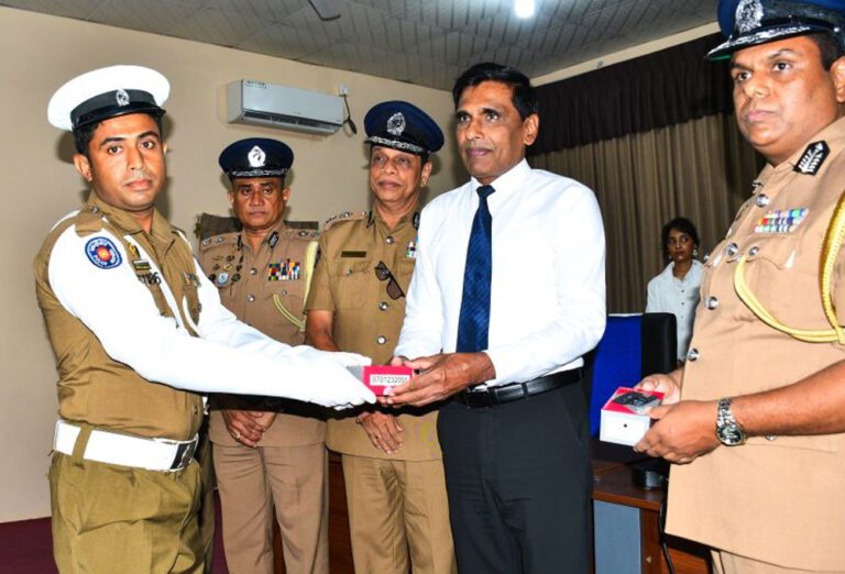 வடக்கில் இனி GovPay ஊடாக போக்குவரத்து அபராதம்! வடக்கில் இனி GovPay ஊடாக போக்குவரத்து அபராதம்!