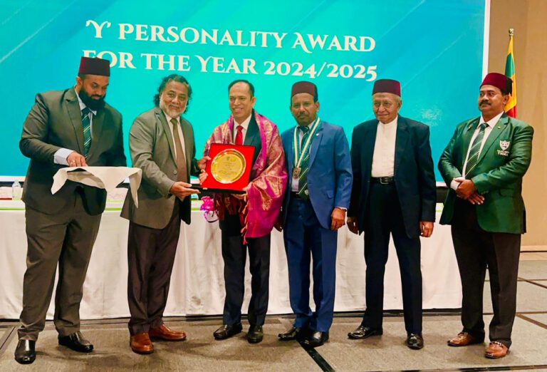 முக்கிய விருது பெற்ற கலாநிதி MLAM ஹிஸ்புல்லாஹ்!