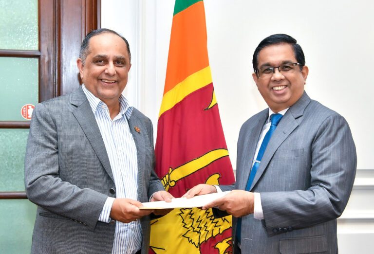 மேல்மாகாண ஆளுநருக்கு மற்றொரு பதவி! மேல்மாகாண ஆளுநருக்கு மற்றொரு பதவி!