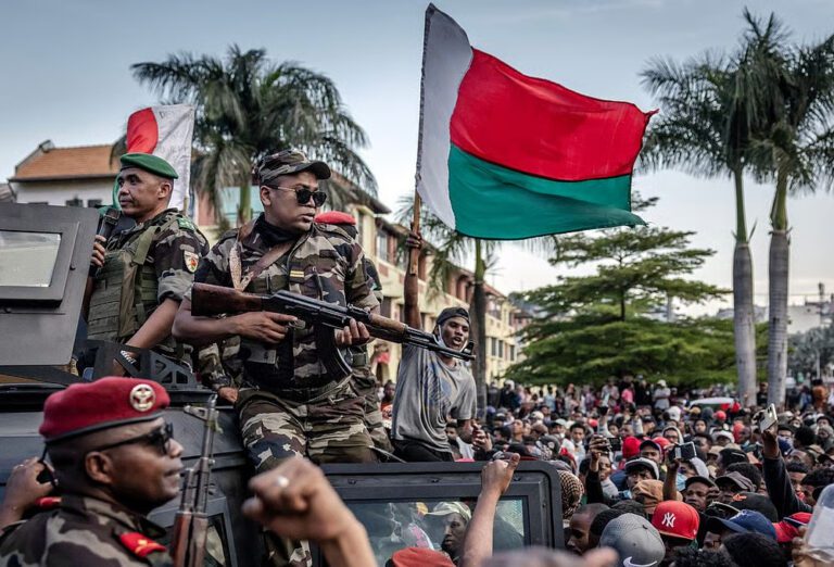 மடகாஸ்கர் ஆட்சியைக் கைப்பற்றிய ராணுவம்!