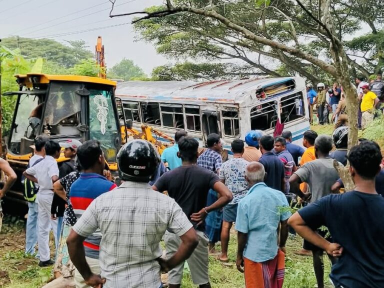 பரீட்சைக்கு சென்ற மாணவன் விபத்தில் பலி!