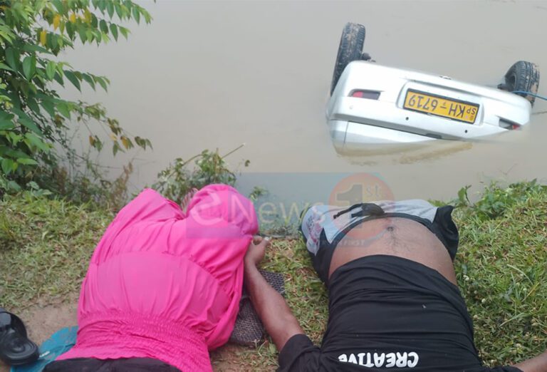 ரத்மல் ஓயா ஆற்றில் கார் கவிழ்ந்து நண்பர்கள் இருவர் பலி!