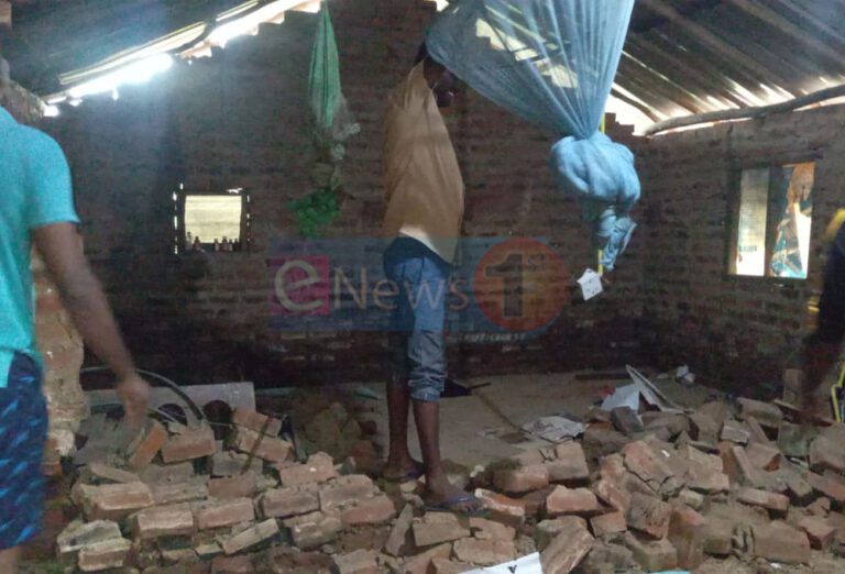 வறுமையால் வாடியவரின் மேல் விழுந்து பேரிடி!