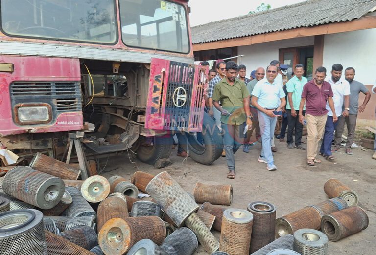 சிலாபம் டிப்போவில் நிறுத்தப்பட்ட 27 பஸ்கள் வெள்ளத்தால் சேதம்!