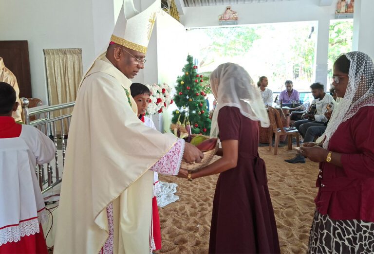 பேரழிவின் அதிர்ச்சியுடன் இம்முறை கிறிஸ்துமஸ் கொண்டாட்டம்!