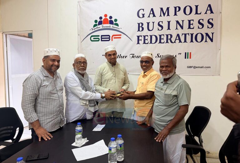 கம்பளை மக்களுக்கு உதவிக்கரம் நீட்டிய எருக்கலம்பிட்டி மக்கள்!