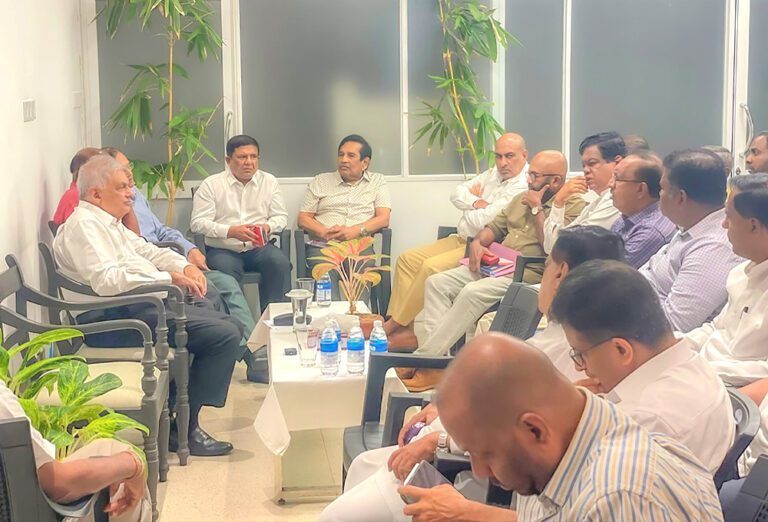 ரணில் கூட்டிய அரசியல் கட்சித் தலைவர்களின் நேற்றைய கூட்டம்!