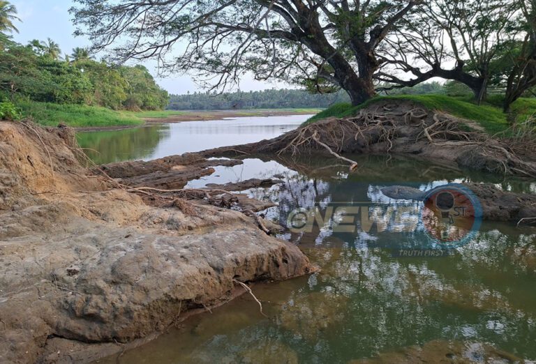 மண்டலான குளக்கரை உடையும் அபாயம்!