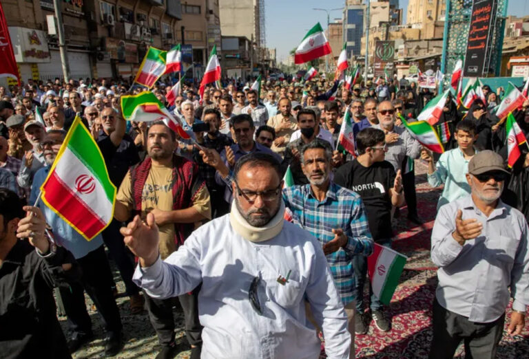 ஈரானில் ரத்த ஆறு: 2,000 பேர் வரை பலியானதாக அதிரவைக்கும் தகவல்!