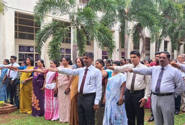 புத்தாண்டில் பணிகளை ஆரம்பித்த புத்தளம் மாவட்ட செயலகம்!