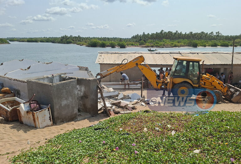 சிலாபம் கடற்கரையில் அதிரடி –  அகற்றப்பட்ட கட்டிடங்கள்!