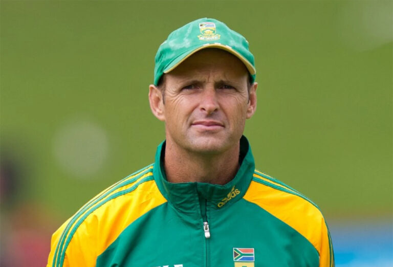 இலங்கை கிரிக்கெட் அணிக்கு புதிய  தலைமைப் பயிற்சியாளர்!